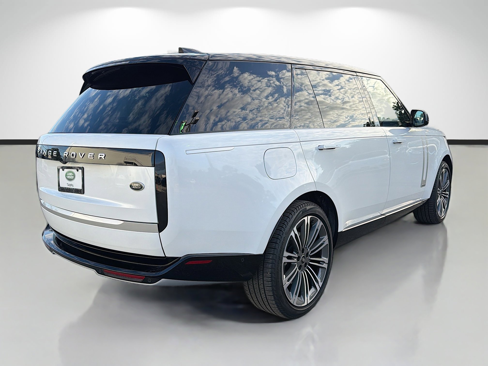 Certified Used 2023 White Land Rover Autobiography image 5