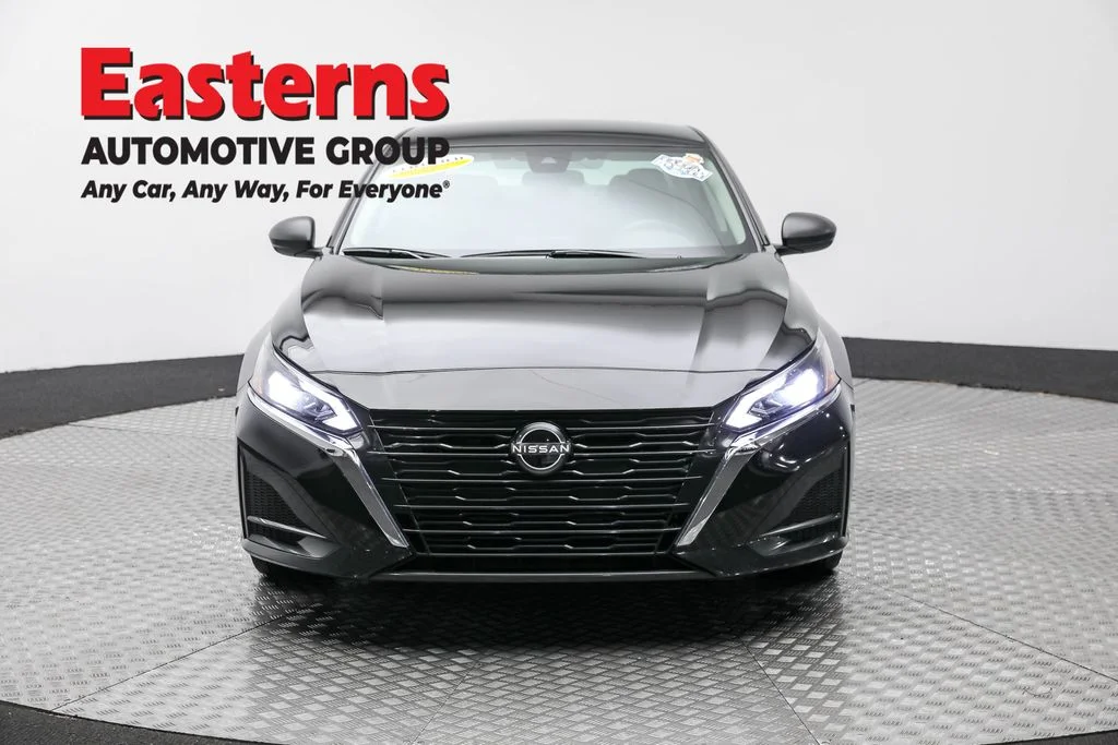 Used 2024 Black Nissan 2.5 SV image 2