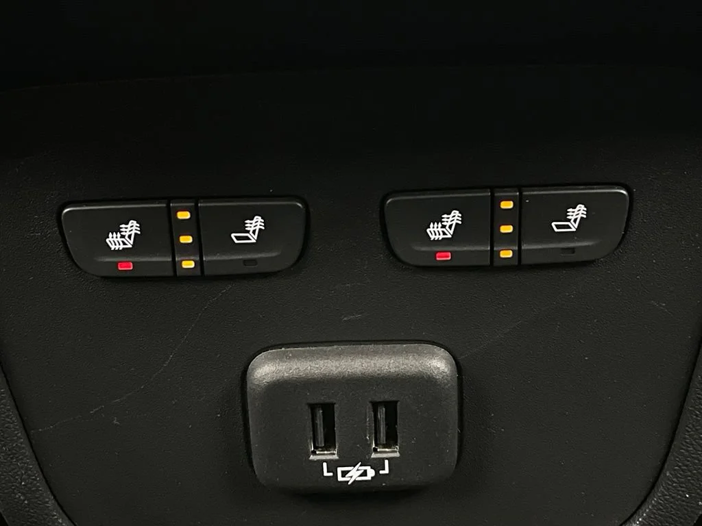 Used 2020 SILVER ICE METALLIC Chevrolet Premier image 6