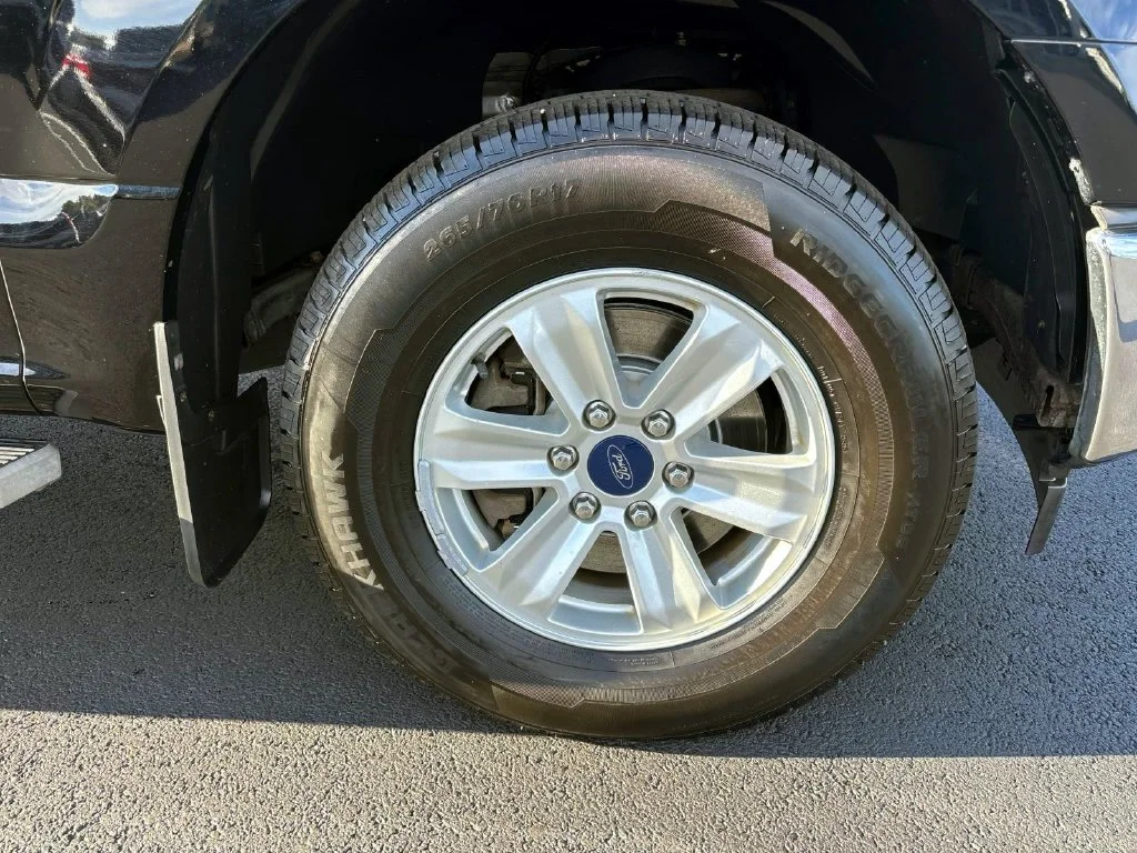 Used 2017  Ford XLT image 29
