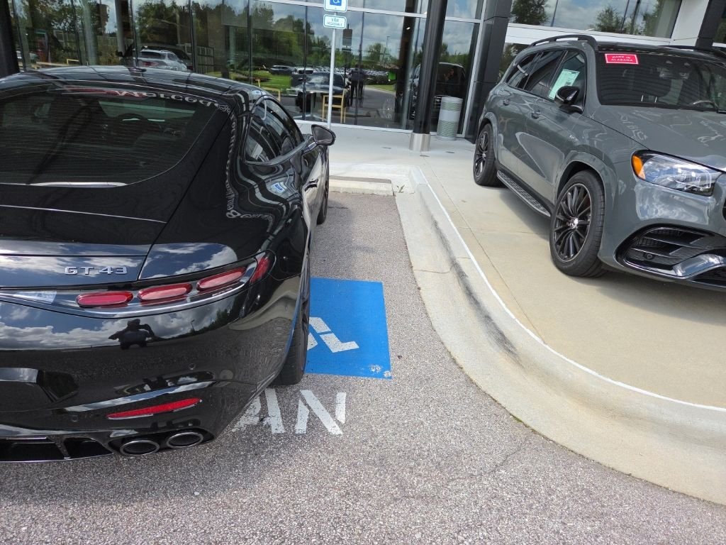 Certified Used 2025 Obsidian Black Metallic Mercedes-Benz  image 10