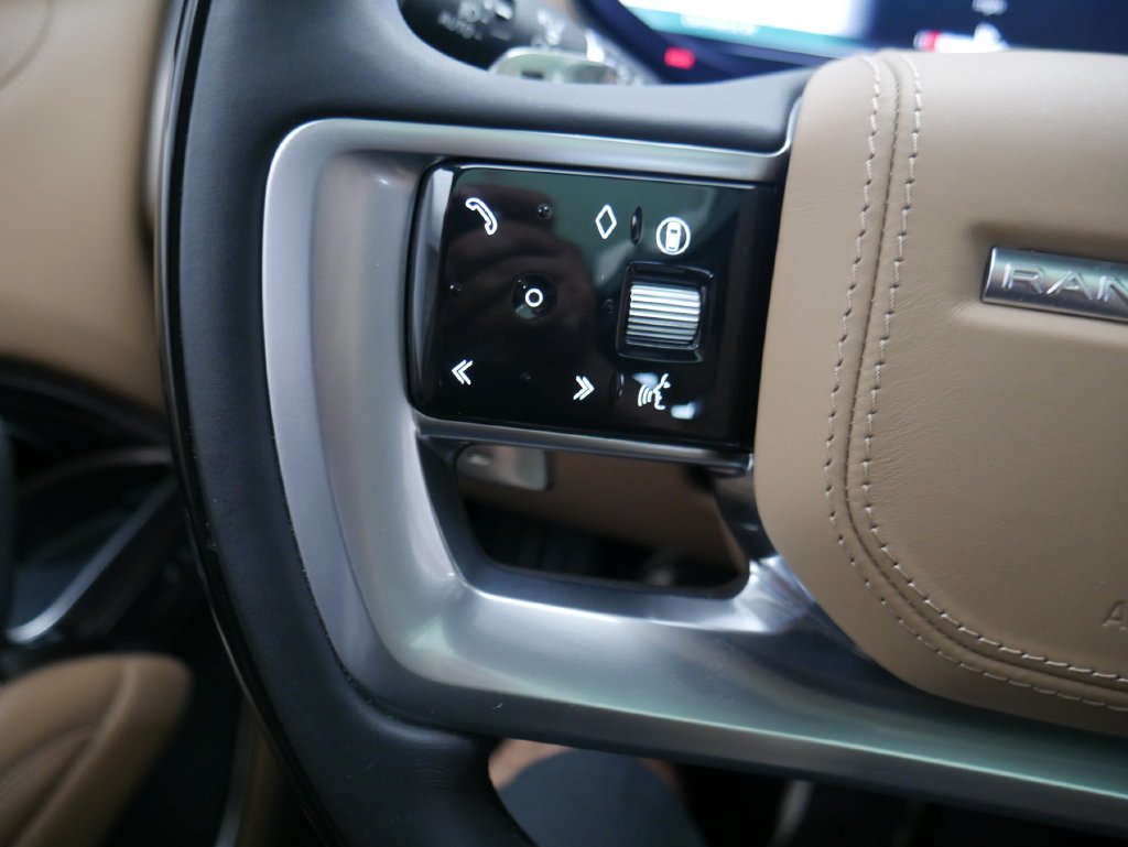 Used 2025  Land Rover Autobiography image 34