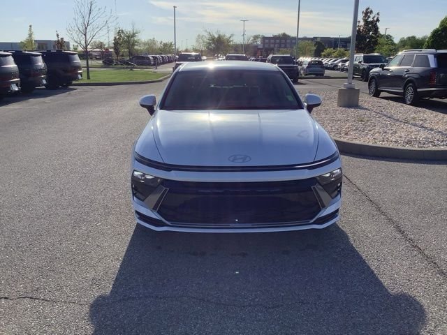 Certified Used 2025 White Hyundai SEL image 9