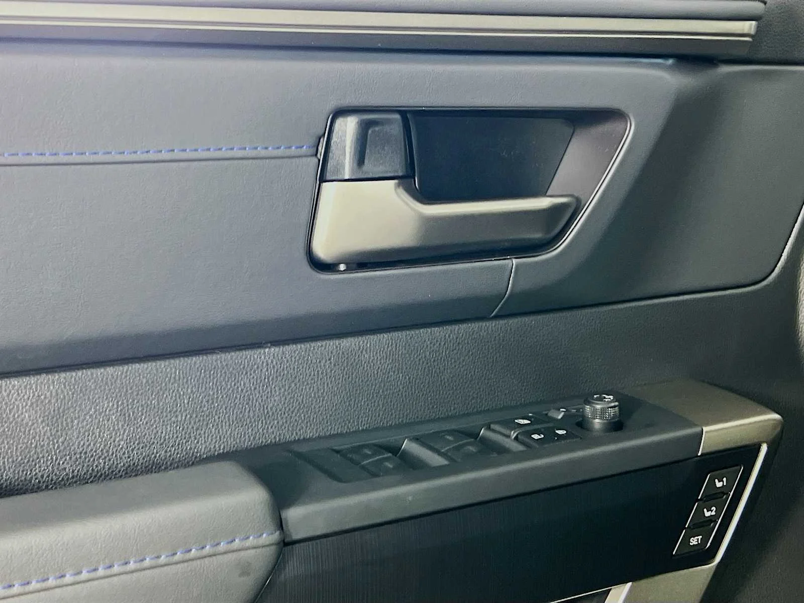 2026 Toyota Tundra Platinum - Photo 17
