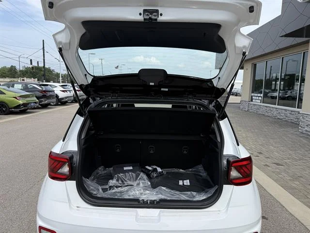 New 2026 Lunar White/Black Roof Hyundai SEL w/Two-Tone Roof image 18