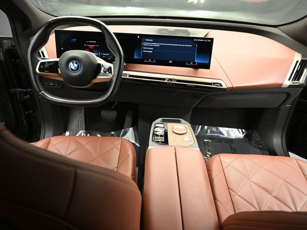 2023 BMW IX - Image 22