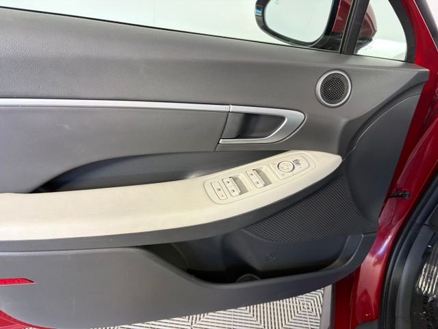Used 2025 Red Hyundai SEL image 14