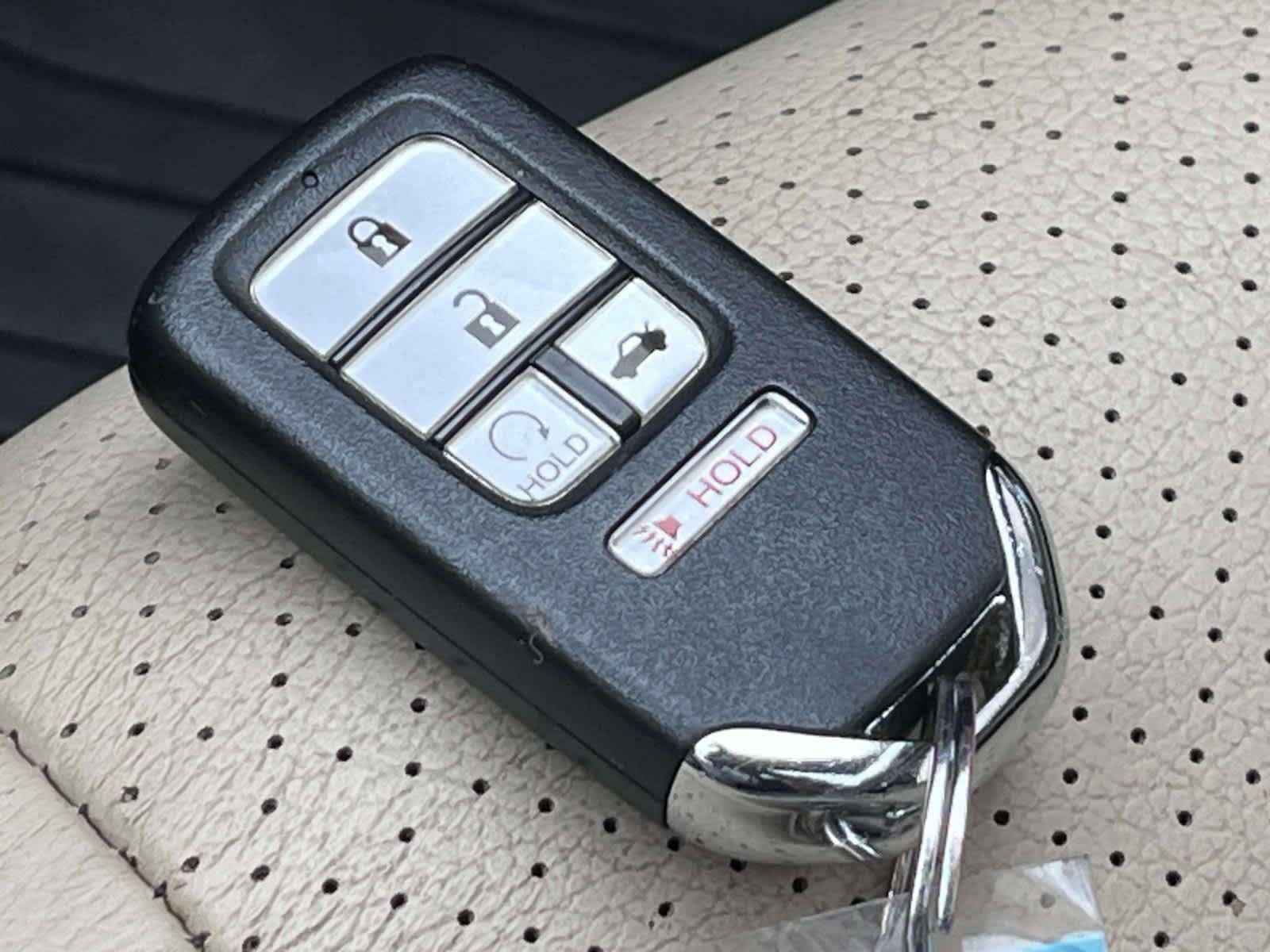 Used 2017  Honda EX-L image 4