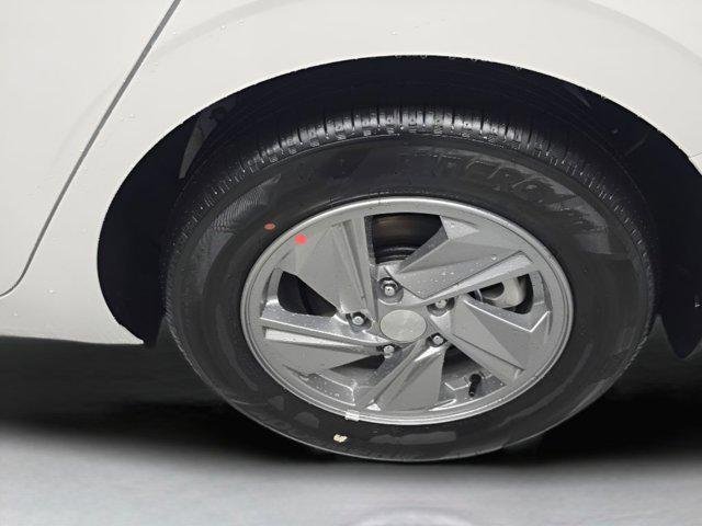New 2026 White Hyundai SE image 30