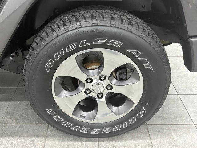 Used 2016 Gray Jeep Unlimited Sahara image 7