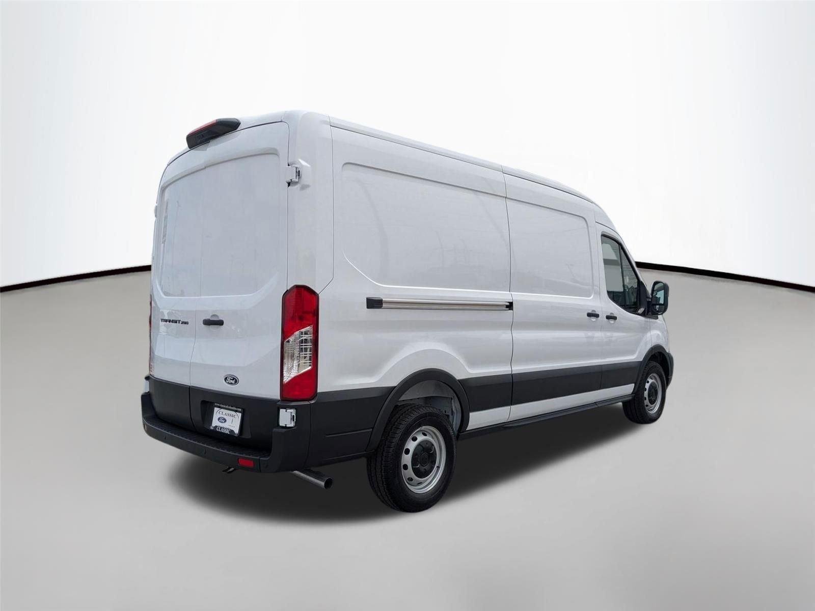 New 2026 Oxford White Ford T250 image 5