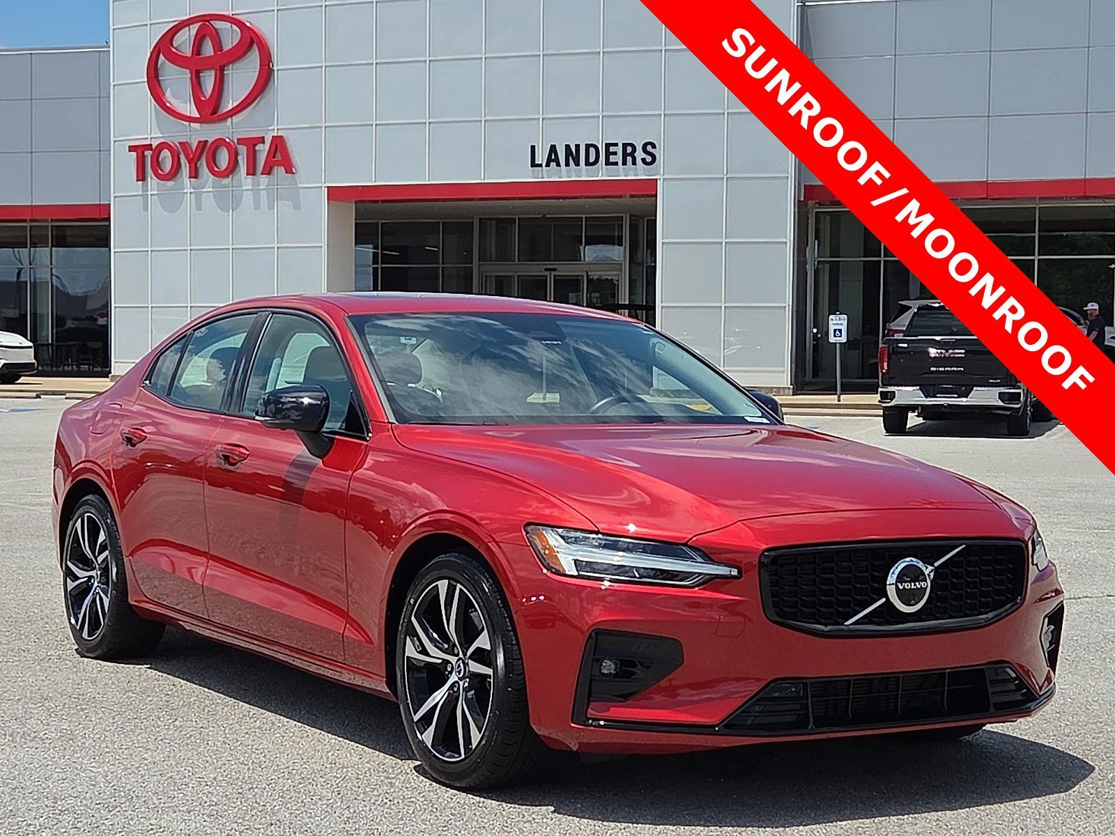 2024 Volvo S60 B5 Plus Dark Theme's photo