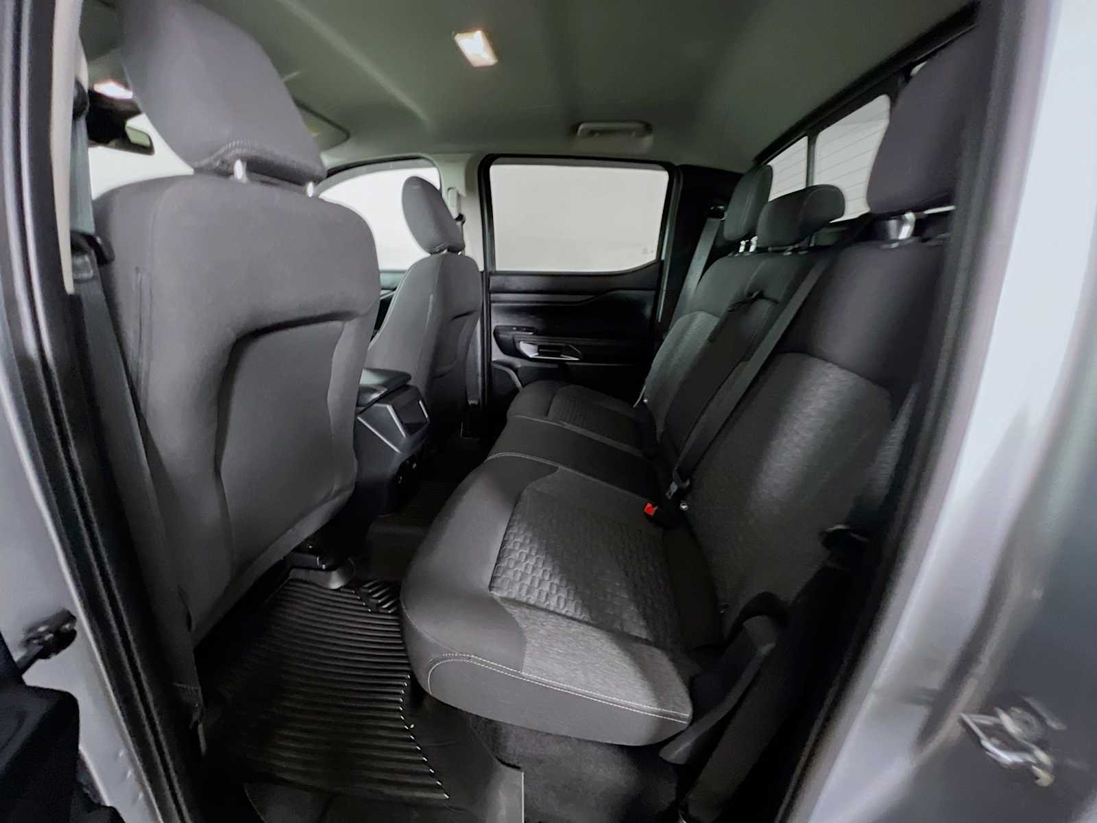Used 2024 Iconic Silver Ford XLT image 25