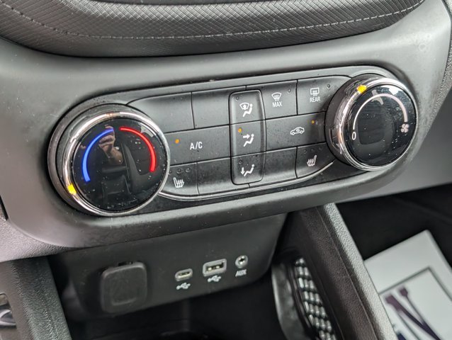 Used 2023 Gray Chevrolet LT image 25