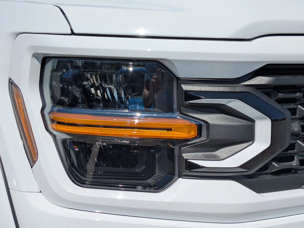 New 2026 Oxford White Ford XLT image 10