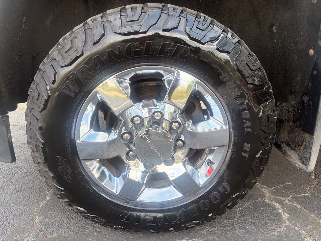 Used 2018 Green GMC Denali image 38