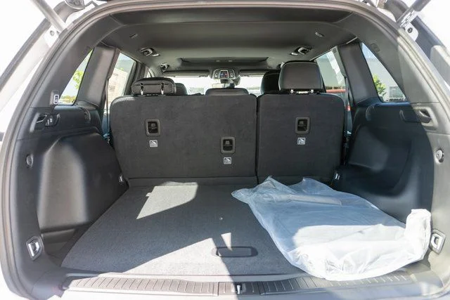 New 2026 Bright White Clear-Coat Exterior Paint Jeep Altitude image 9