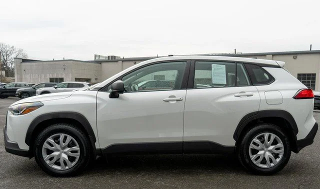 Used 2023 Beige Toyota L image 9