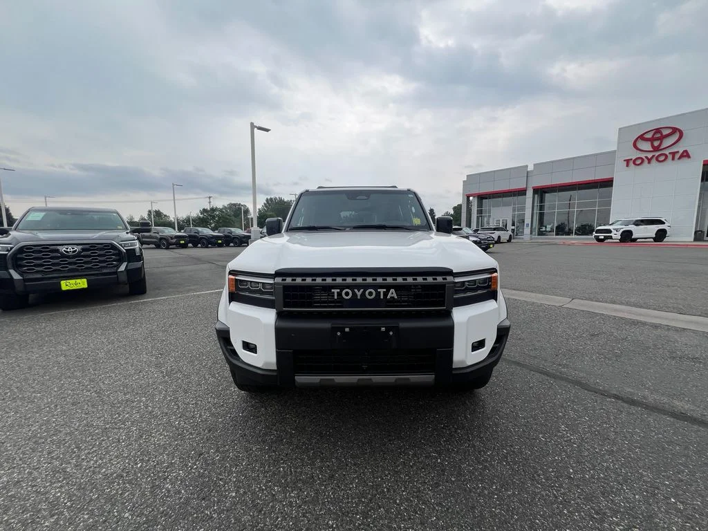 Used 2025 White Toyota Base image 1