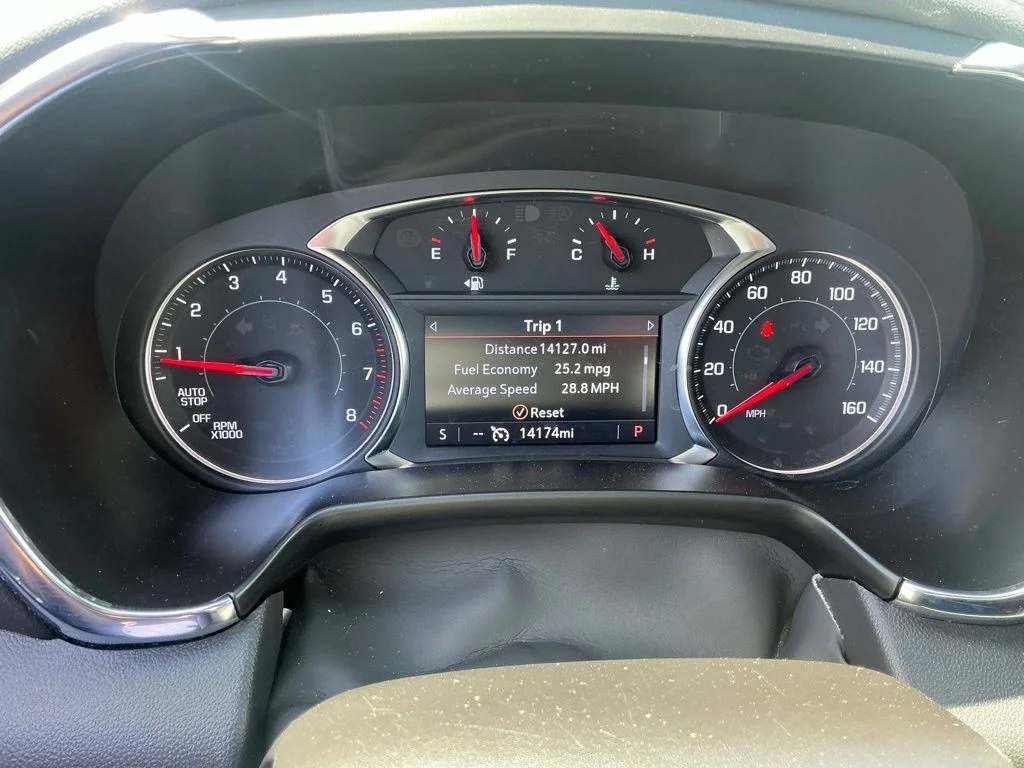 Used 2025 White Chevrolet LT image 24