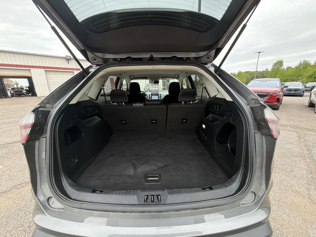 Used 2022 Gray Ford SE image 23
