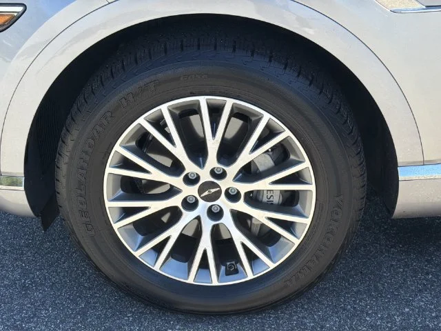 Used 2025 Silver Genesis 2.5T image 46