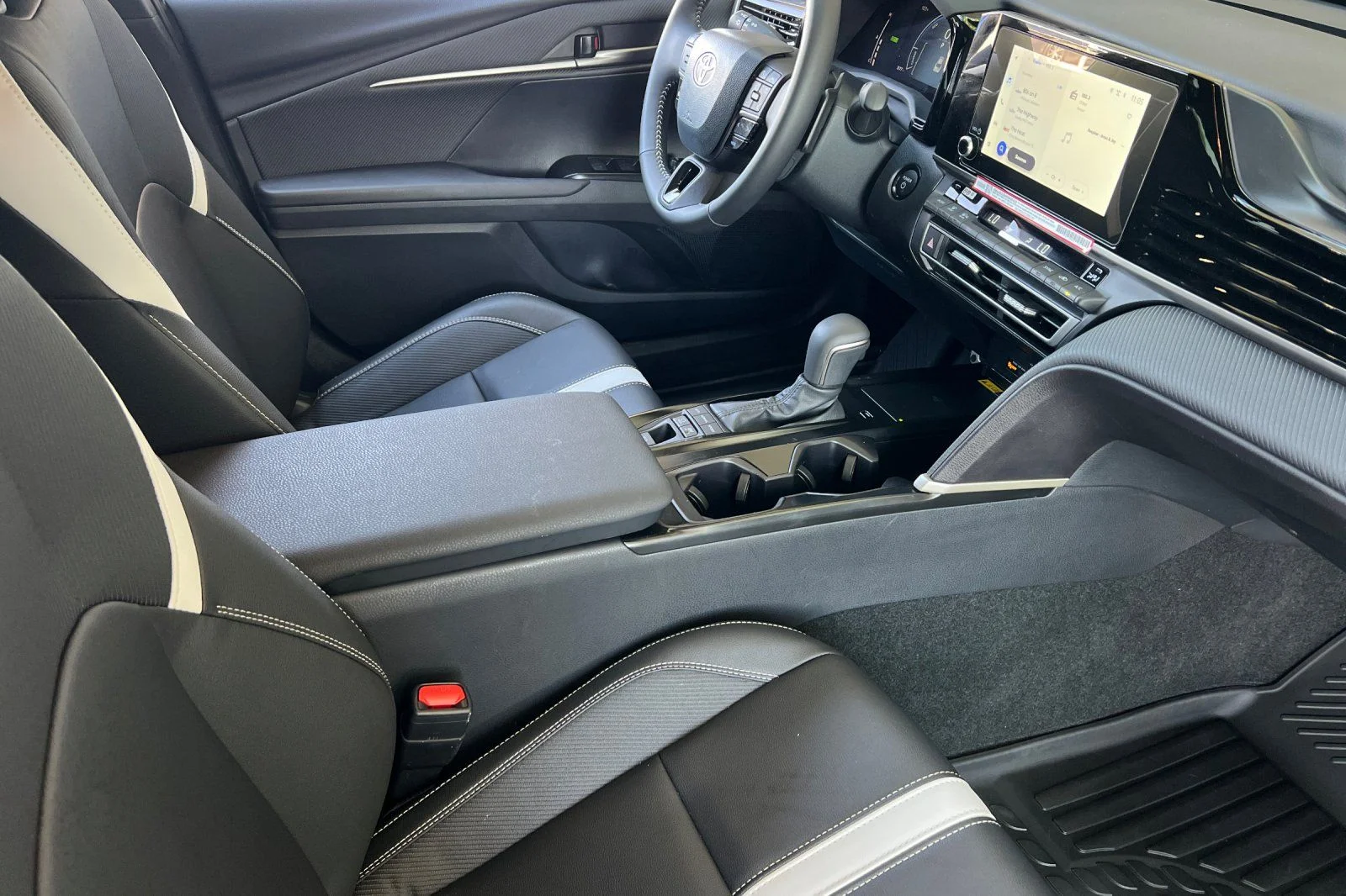 Used 2026  Toyota SE image 15
