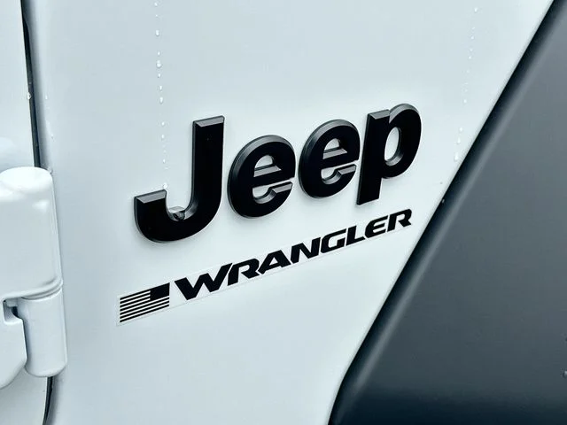 New 2026 Bright White Clear-Coat Exterior Paint Jeep Sport S image 19