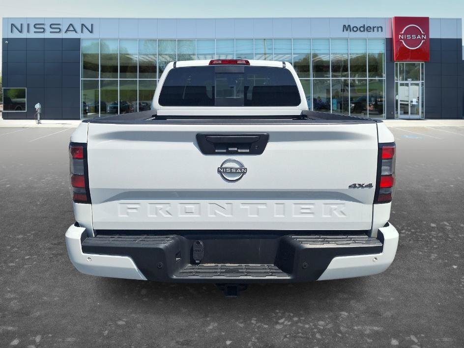 Used 2025 Glacier White Nissan SV image 26