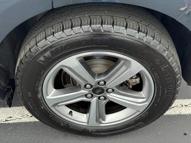 Used 2023 Stone Blue Metallic Ford  image 8