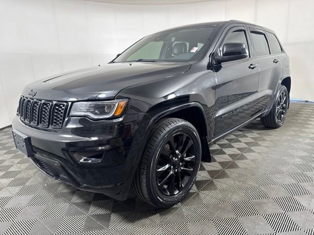Used 2021 Diamond Black Jeep Laredo X image 8