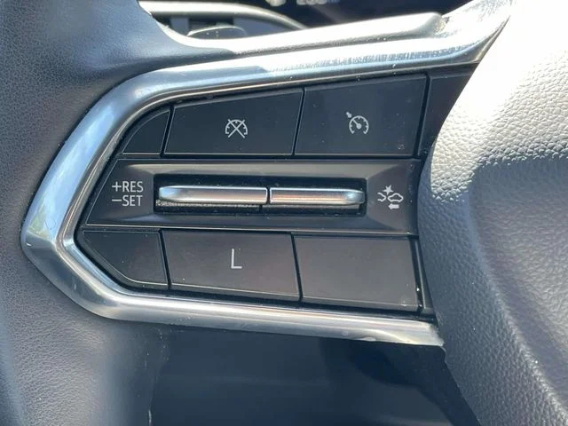 Used 2025 White Chevrolet LT image 19