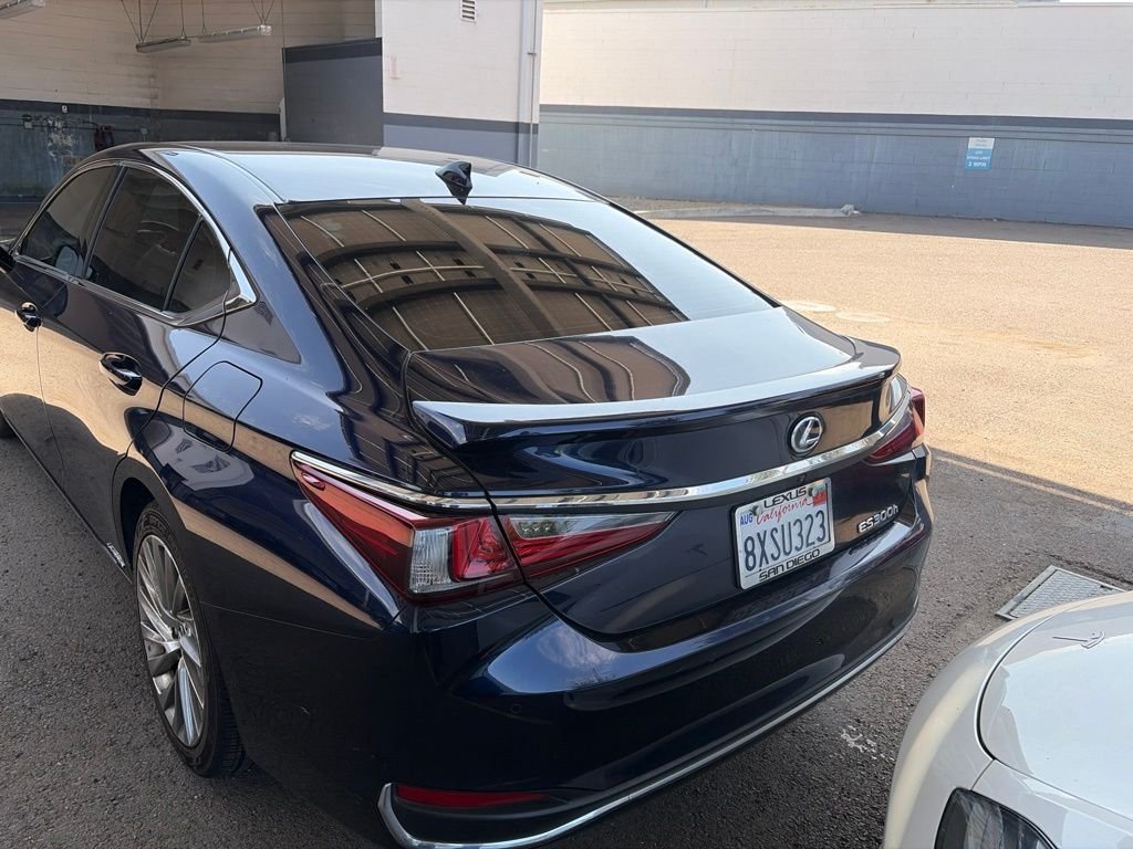 Used 2021 Blue Lexus 300h Luxury image 17