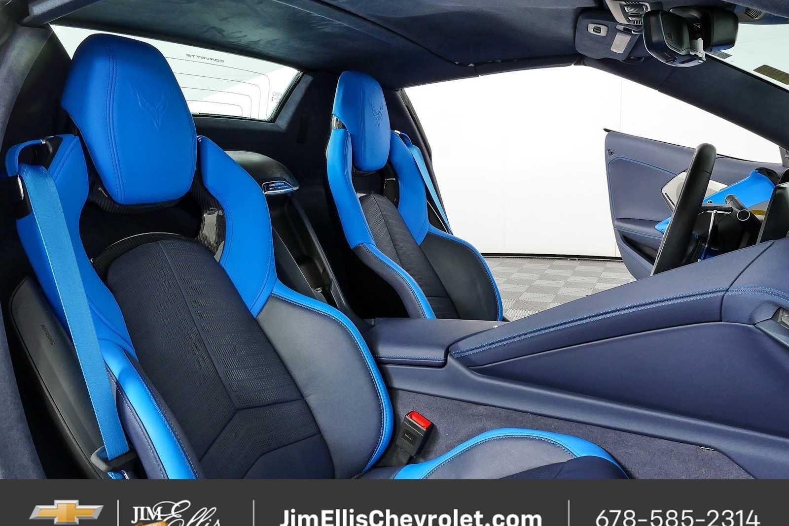 2025 Chevrolet Corvette 3LT - Photo 17