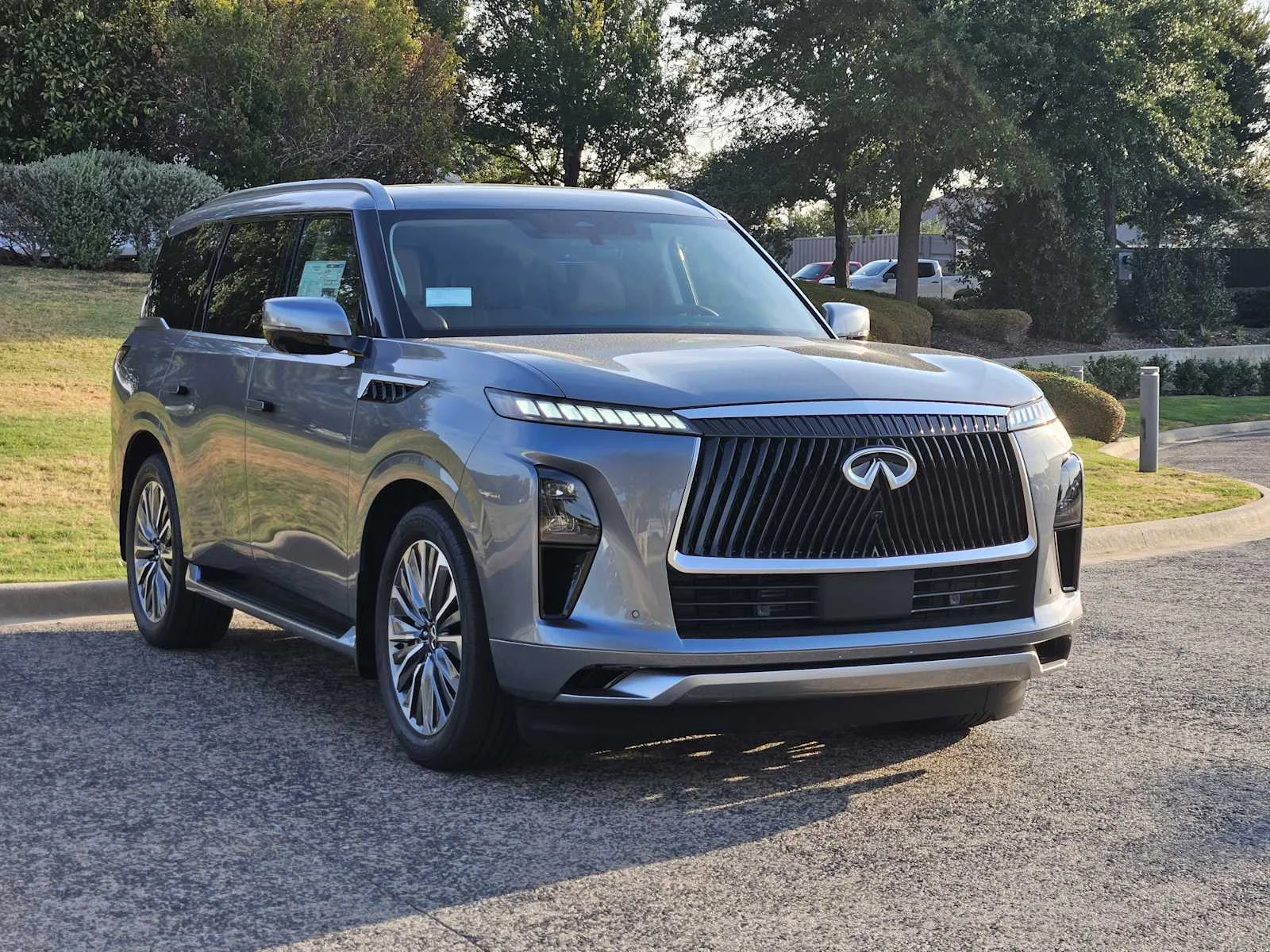 New 2027 DYNAMIC METAL INFINITI Luxe 4WD image 2