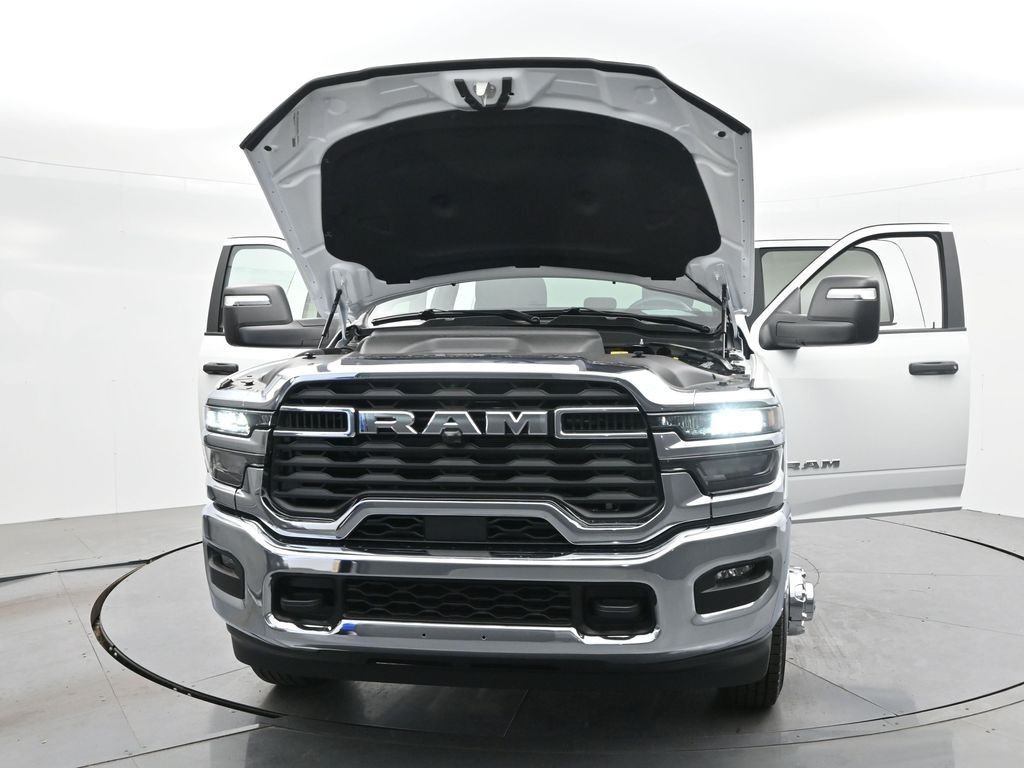 New 2026 Bright White Clearcoat RAM Tradesman image 46