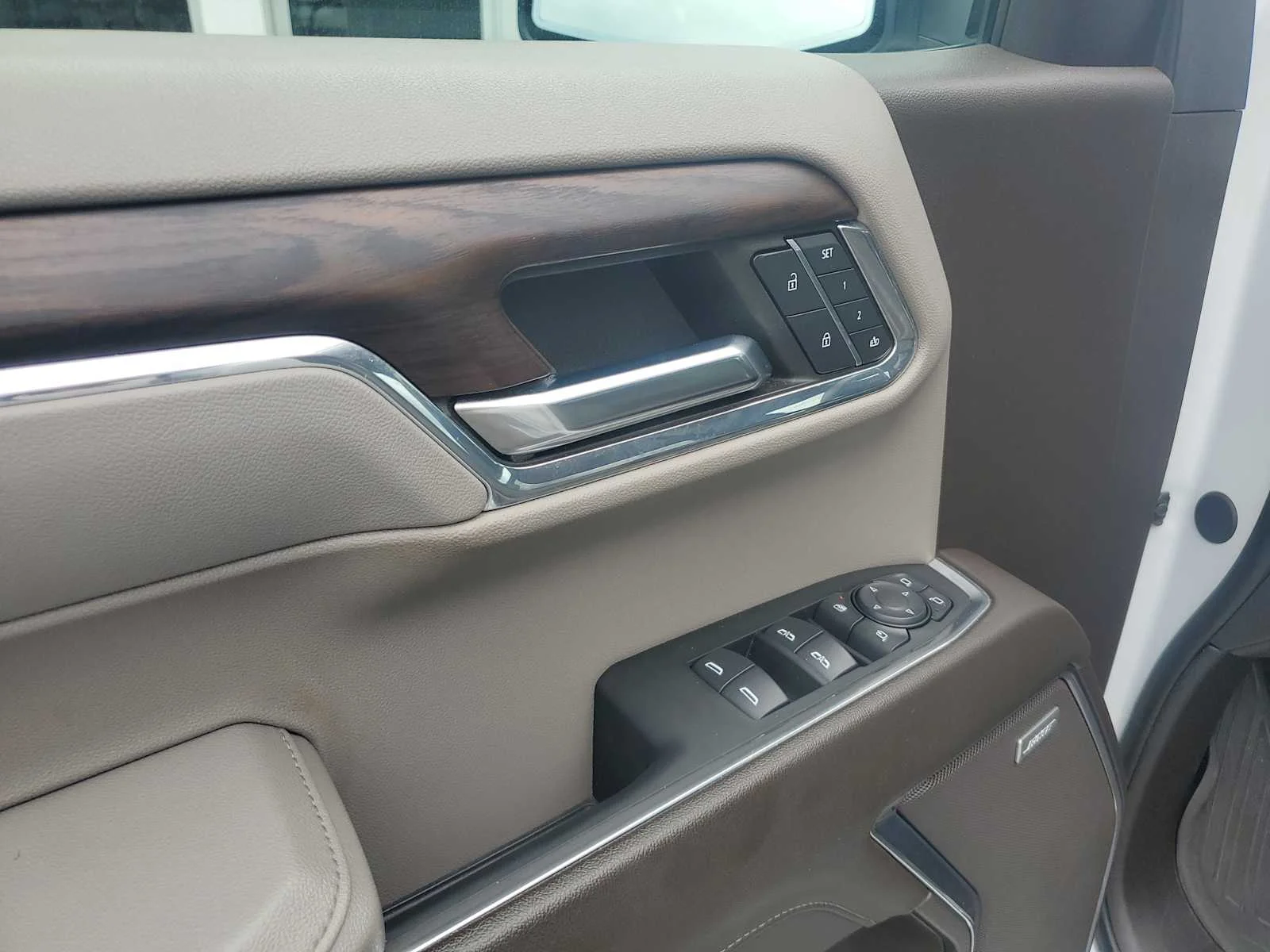 Used 2024 Summit White GMC SLT image 26