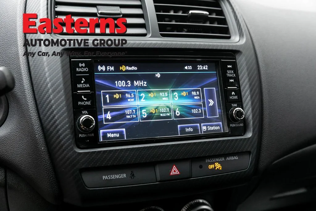 Used 2025 Silver Mitsubishi 2.0 SE image 18