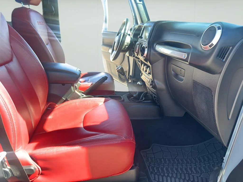 Used 2013  Jeep Rubicon 10th Anniversary image 26