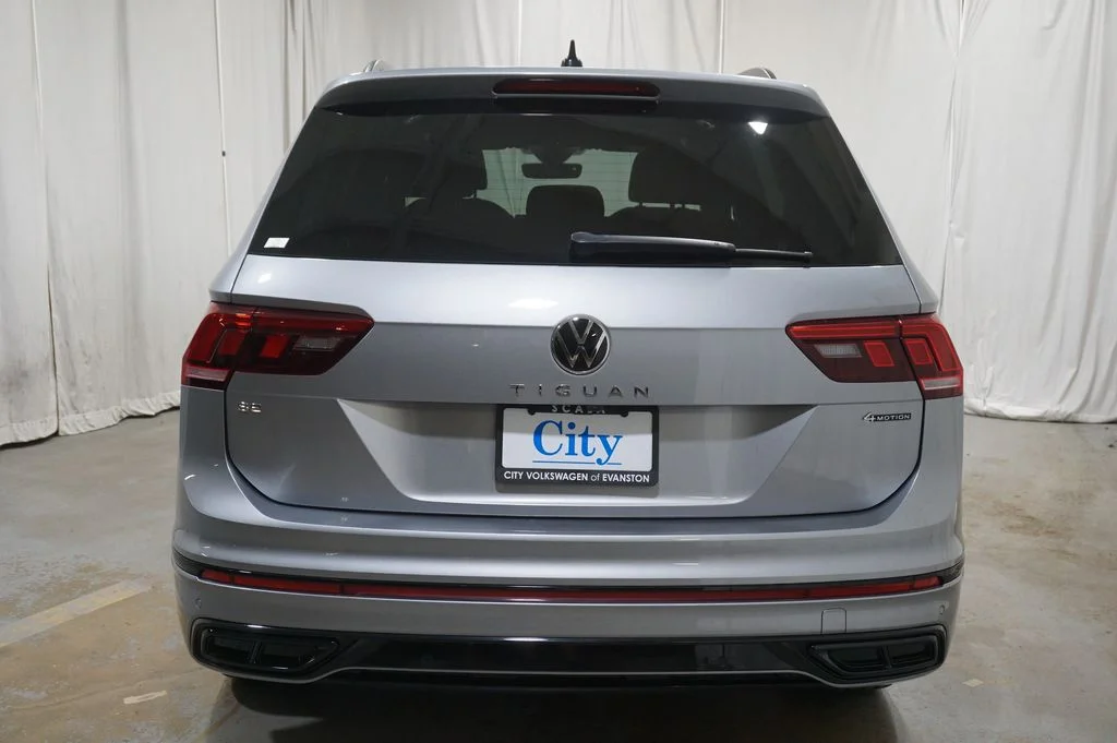 Certified Used 2022 Silver Volkswagen 2.0T SE R-Line Black image 6