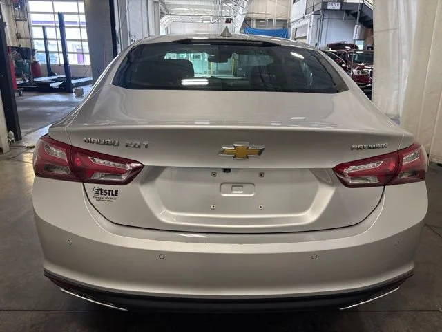 Used 2022 Silver Ice Metallic Chevrolet Premier image 5