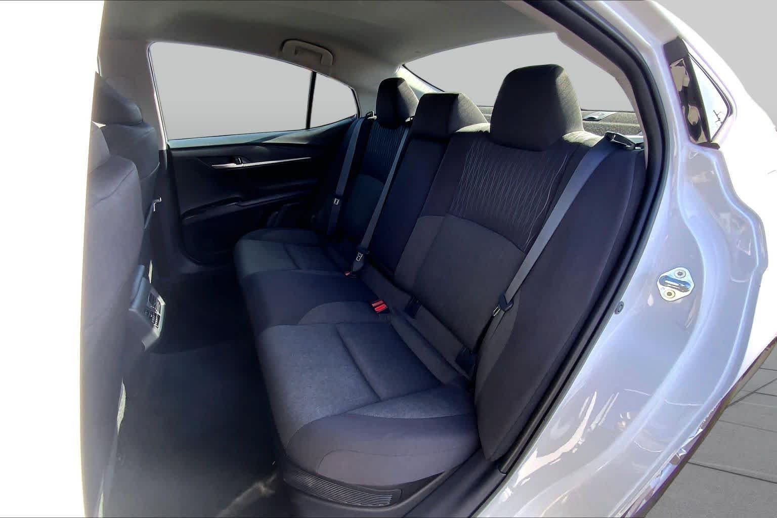 Used 2025 Ice Cap Toyota LE image 21