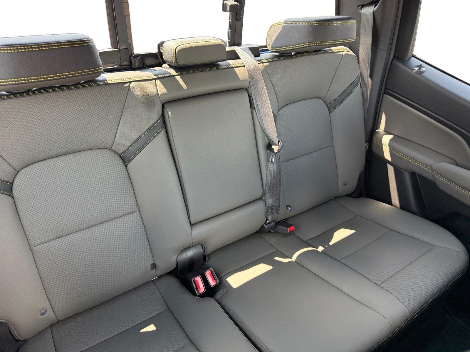 2026 Chevrolet Colorado ZR2 - Photo 17