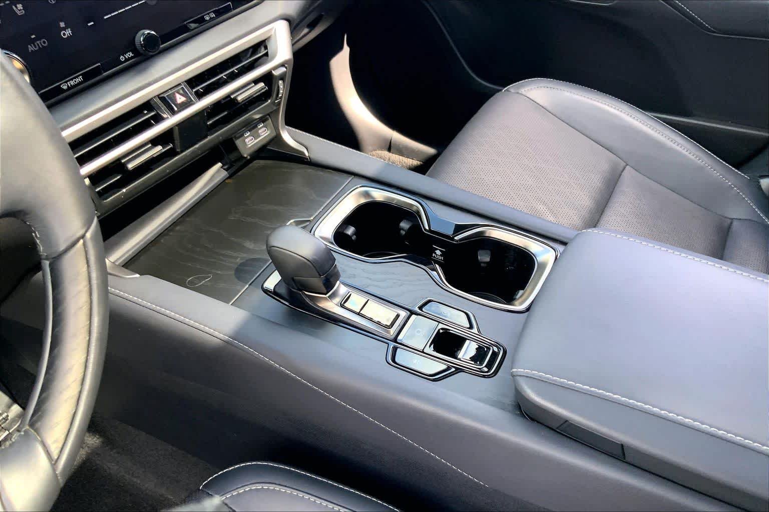 Used 2023 Eminent White Pearl Lexus Premium Plus image 17