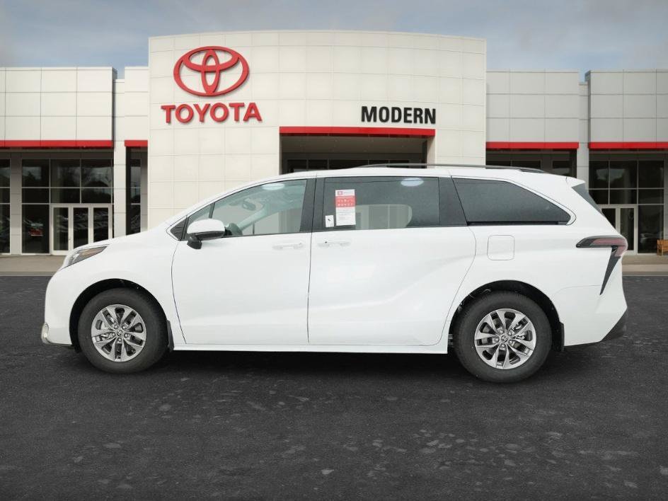 New 2026 Wind Chill Pearl Toyota XLE image 2