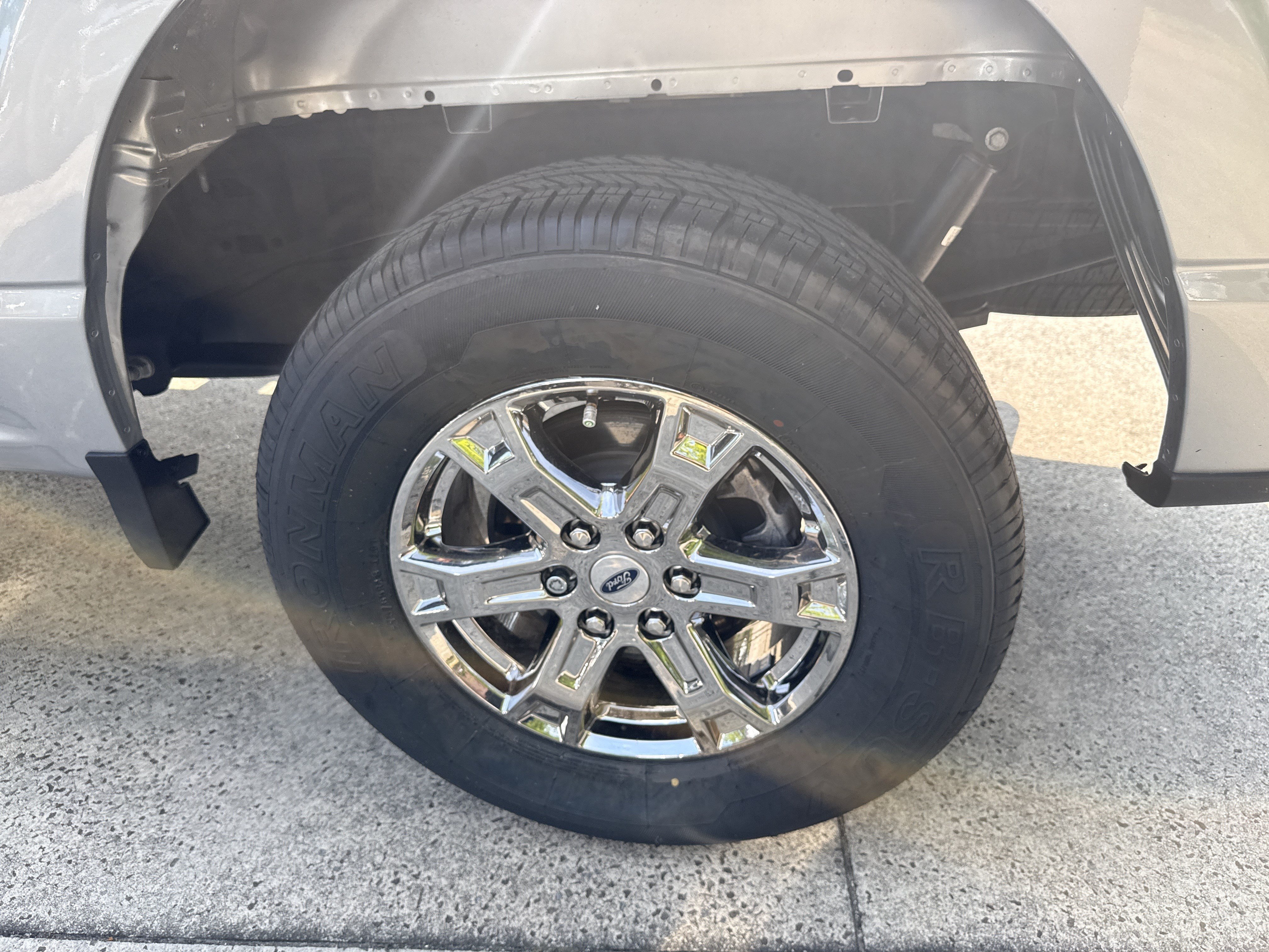 Used 2023 Silver Metallic Ford XLT image 18