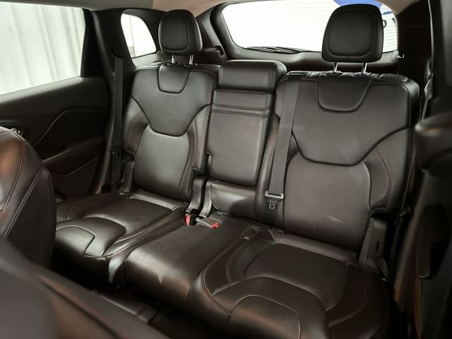 Used 2015 Red Jeep Trailhawk image 26