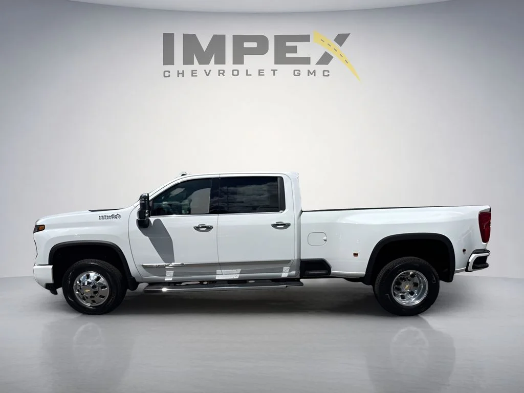 New 2026 White Chevrolet High Country image 2