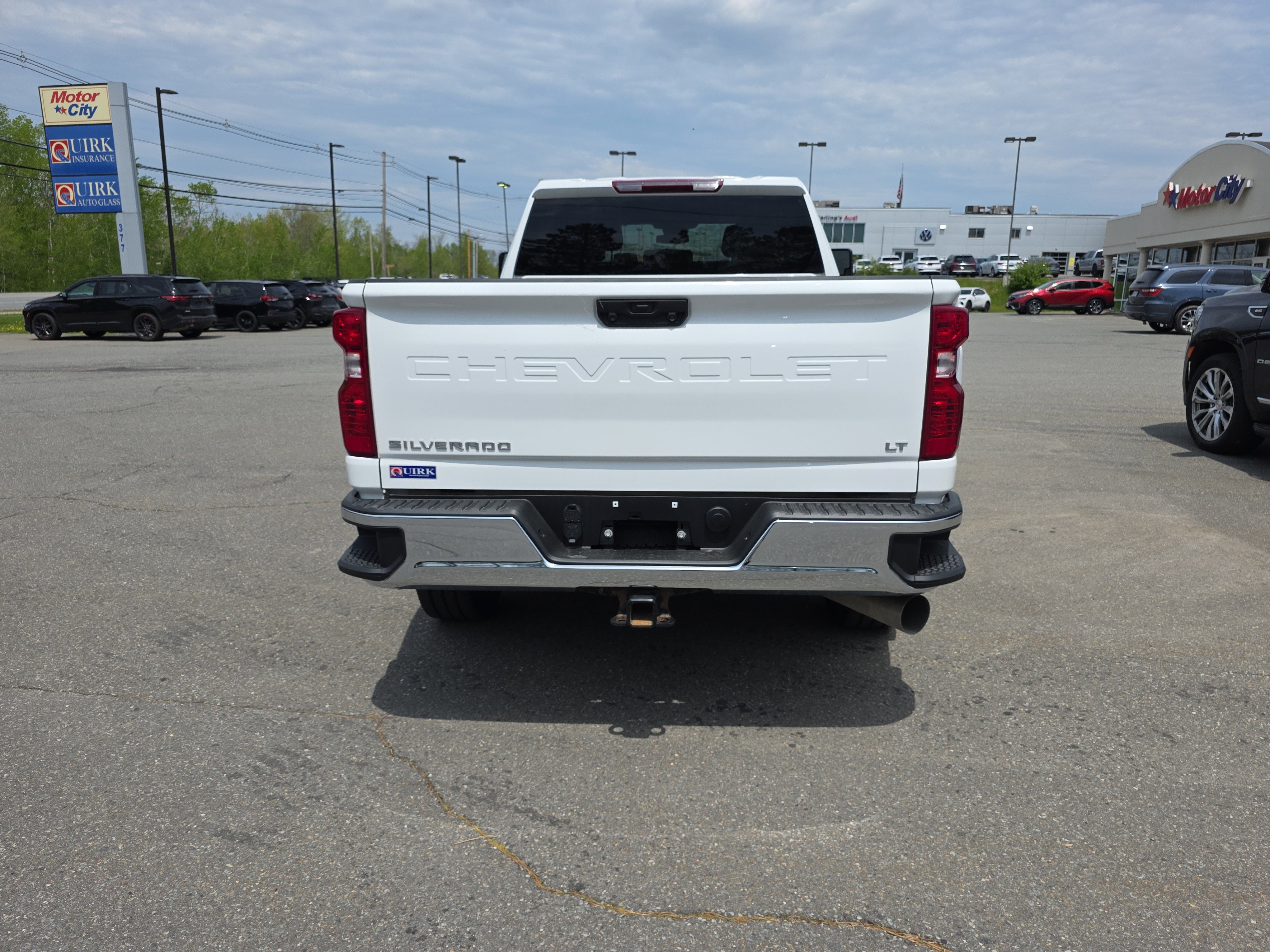 Used 2025 Summit White Chevrolet LT image 4