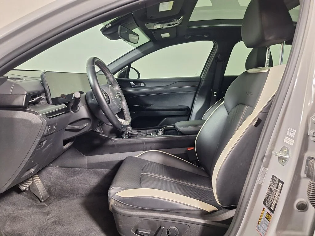 Used 2025 Gray Kia GT-Line image 11